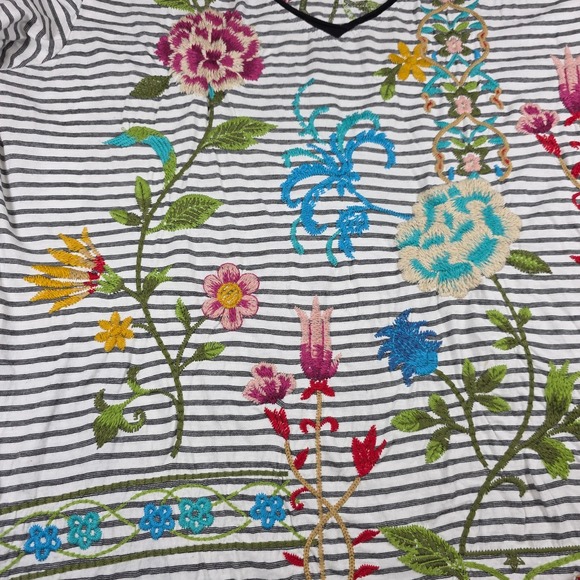 Johnny Was T-Shirt Womens L White Striped Sheri Everyday Floral Embroidered Tee - Picture 5 of 9